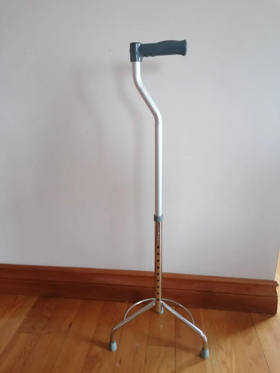 Adjustable tripod Walking stick - Image 1