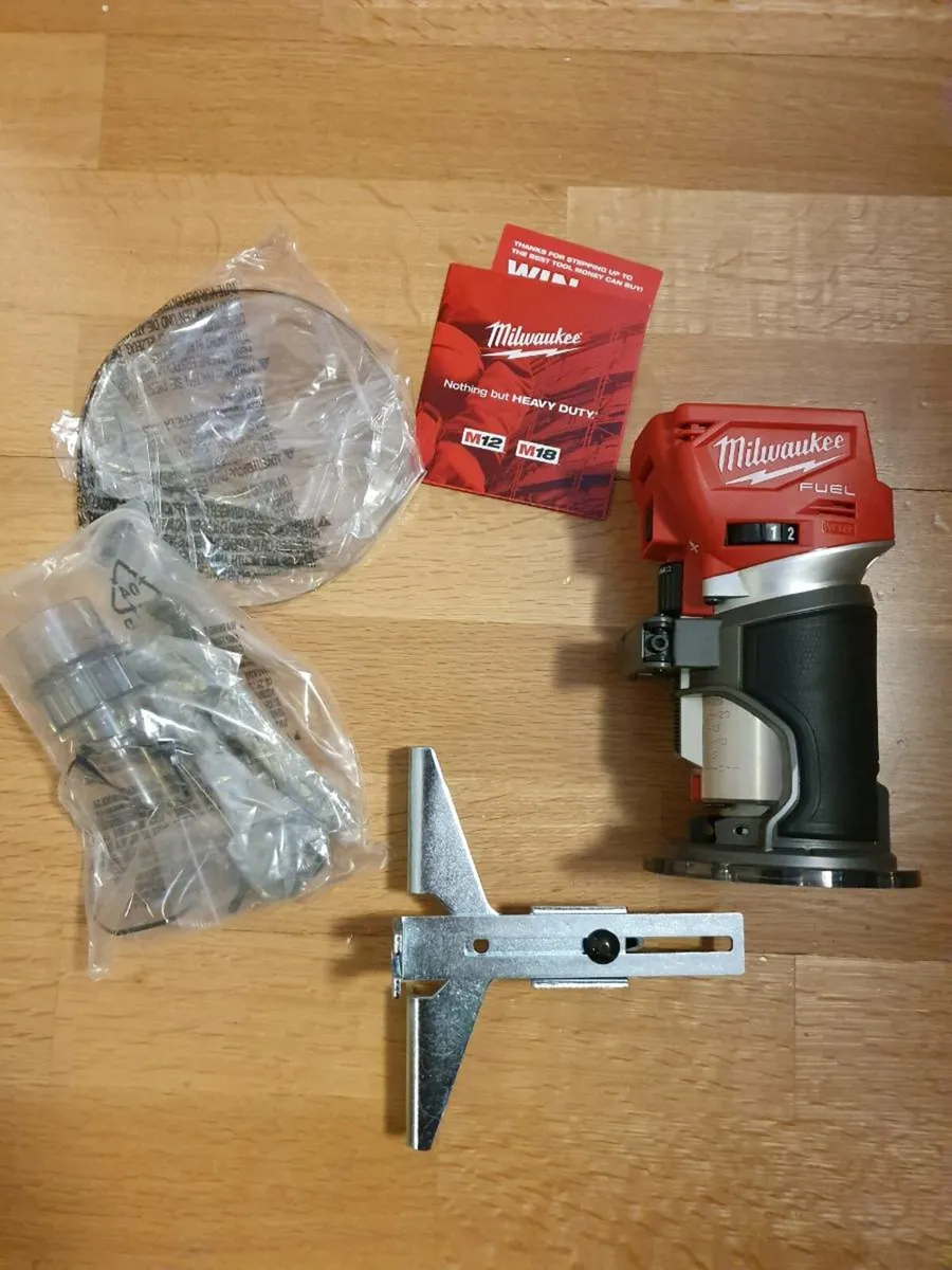Milwaukee M18 Fuel Compact Trim Router Body - Image 1