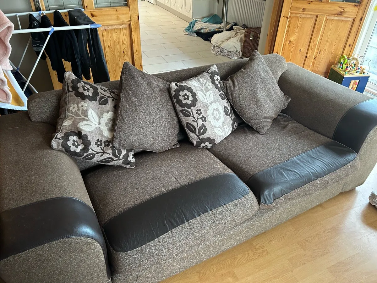 Couch - Image 2