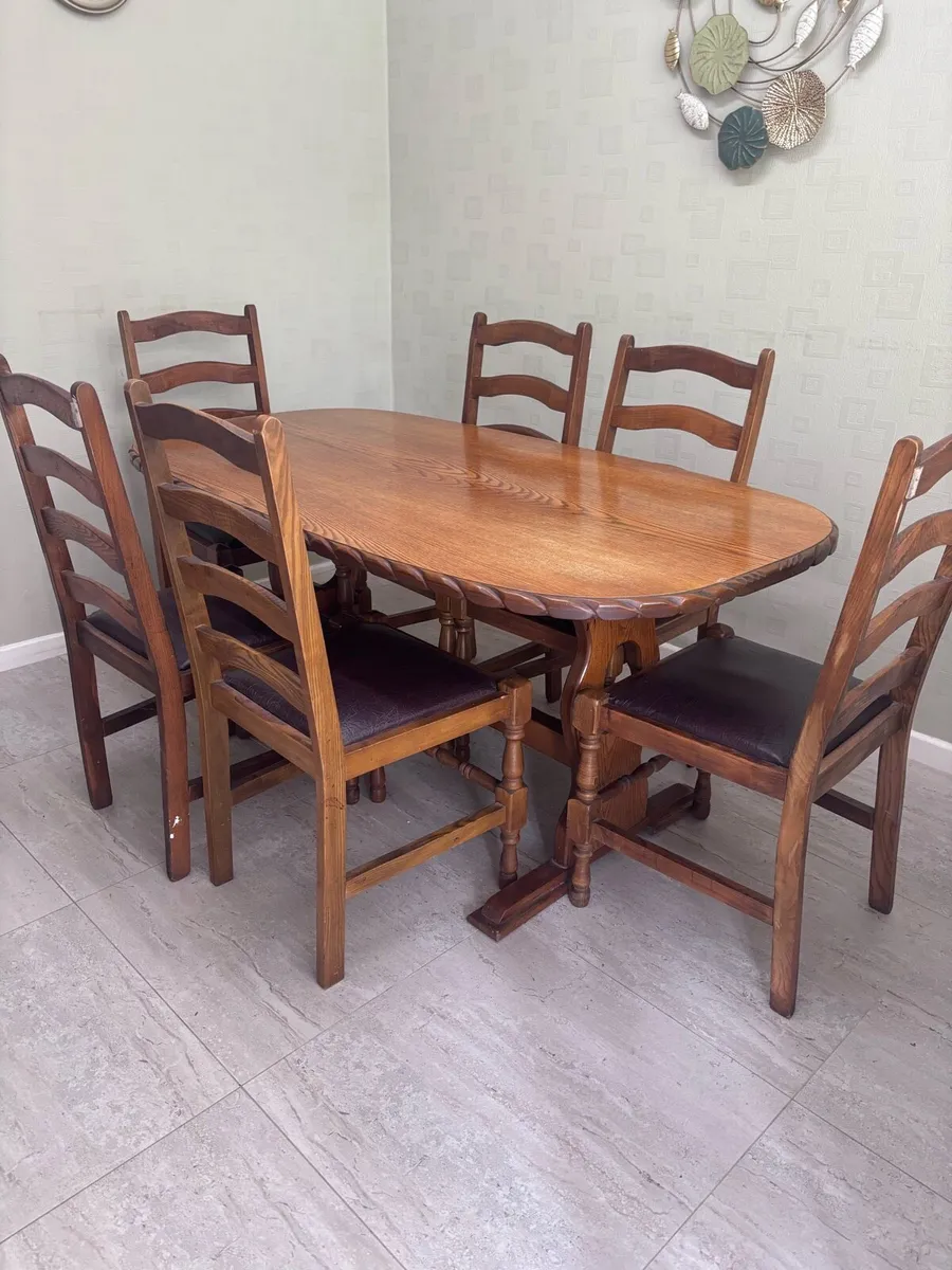 Solid wood table and six chairs - Image 3