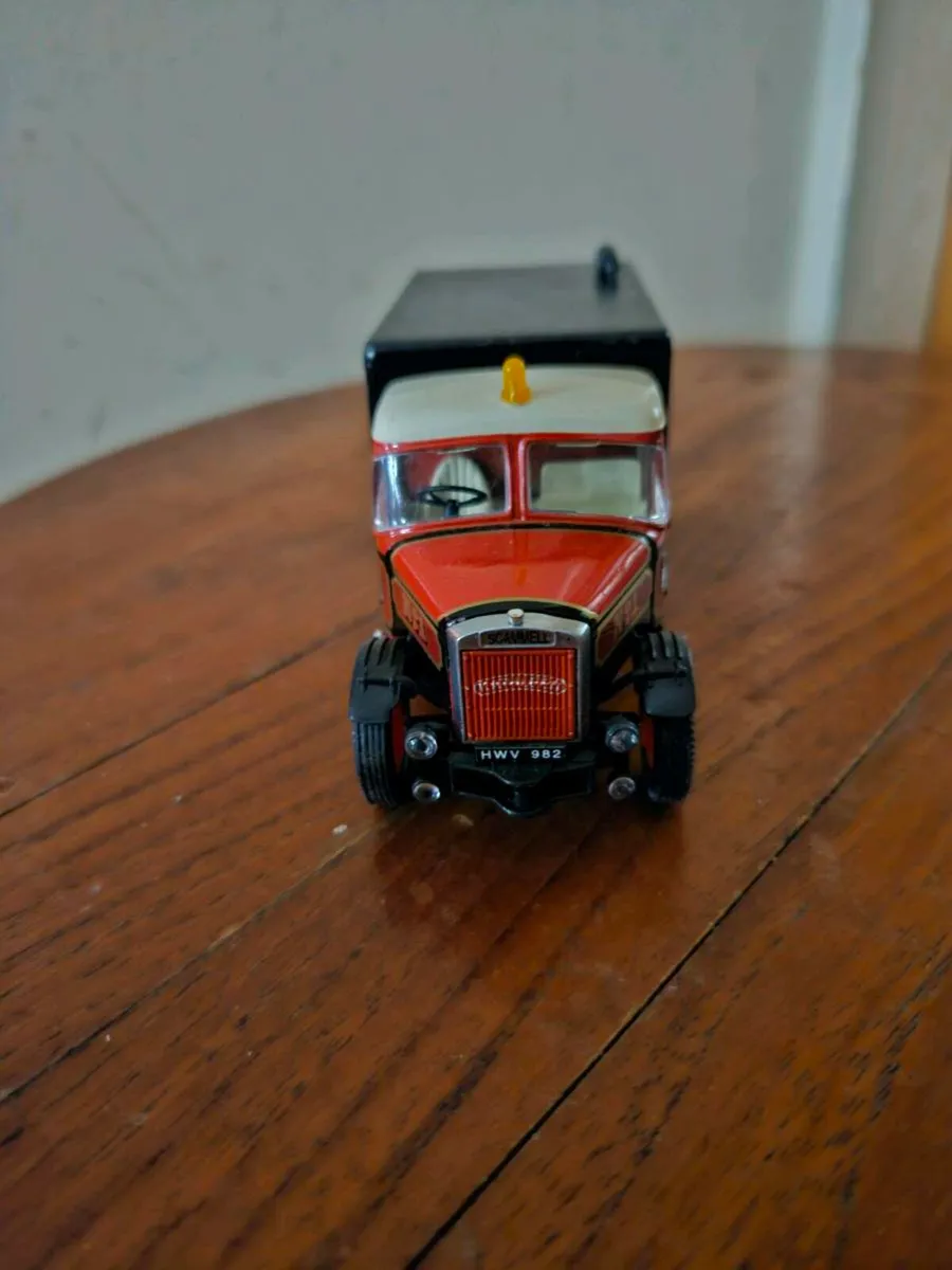 Corgi Circus Fair Ground Showmans Range Truck - Image 2