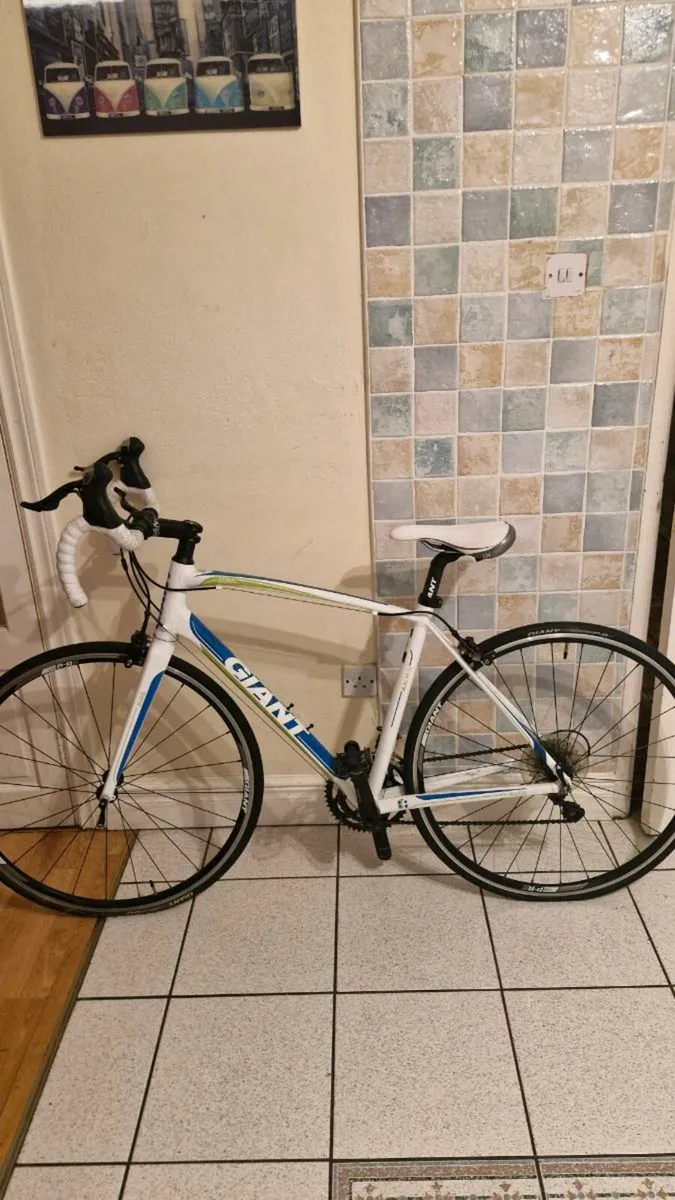 GIANT AVAIL  BIKE - Image 1