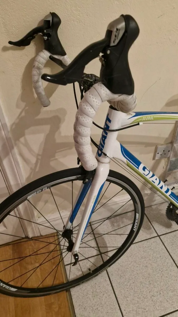 GIANT AVAIL  BIKE - Image 2