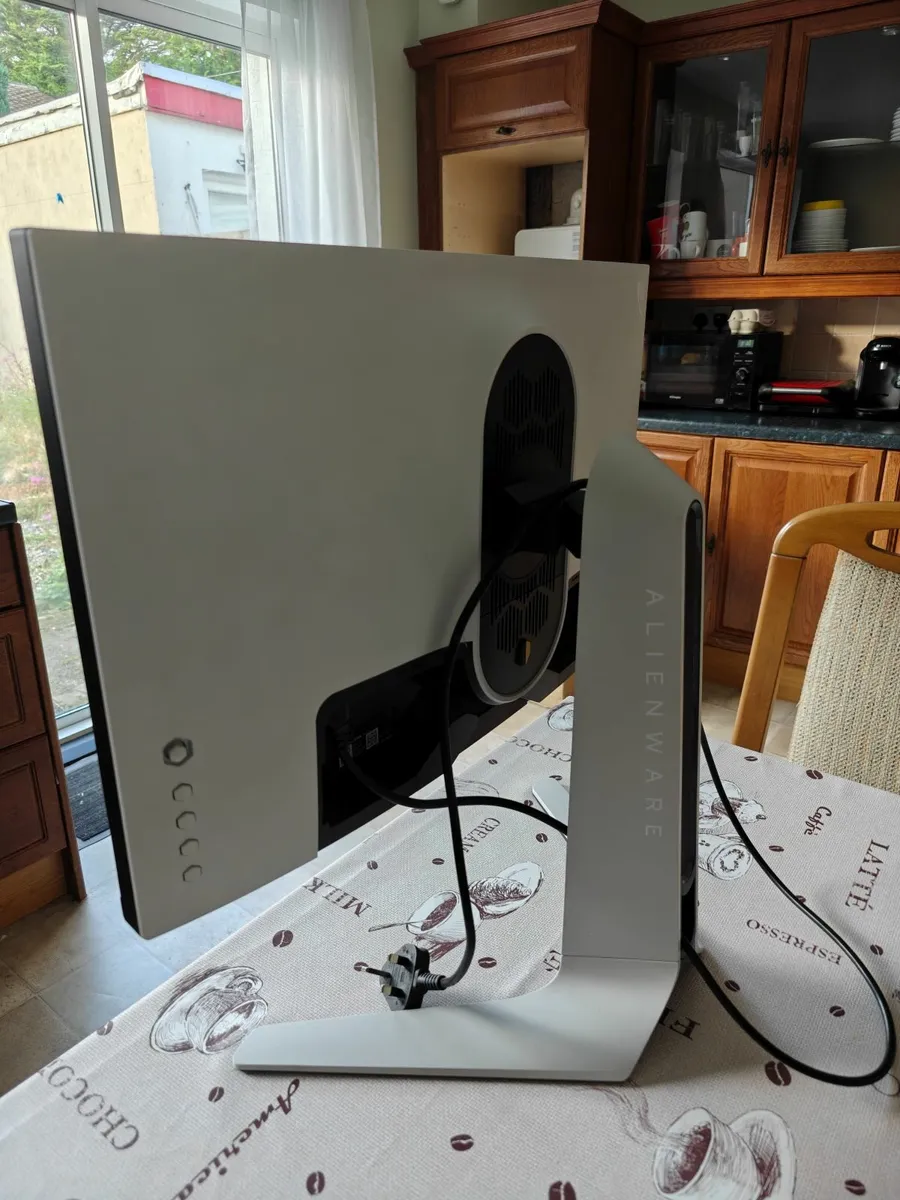 Gaming Monitor, Alienware 240hz 1080p 27 inch - Image 2