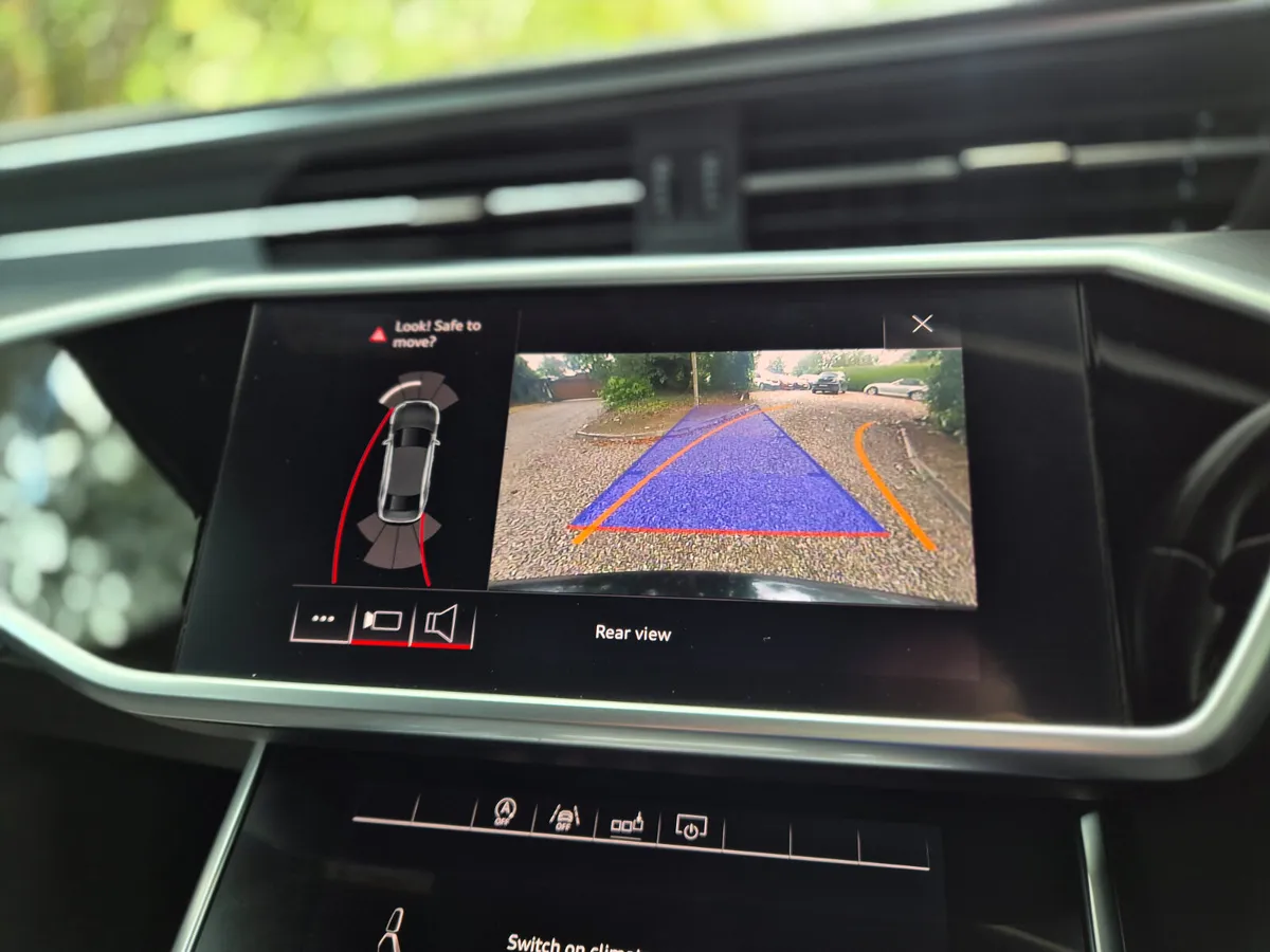 182'AUDI A6 2.0 TDI 204 BHP S-LINE - Image 3