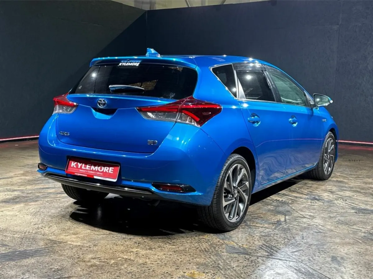 Toyota Auris 1.8 HYBRID - HALF LEATHER - CRUISE CO - Image 4