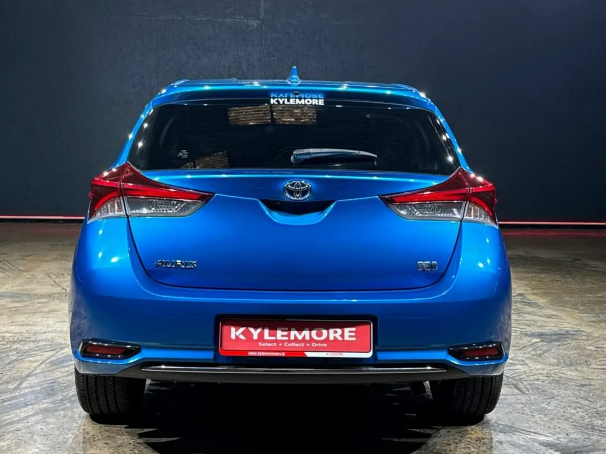 Toyota Auris 1.8 HYBRID - HALF LEATHER - CRUISE CO - Image 4