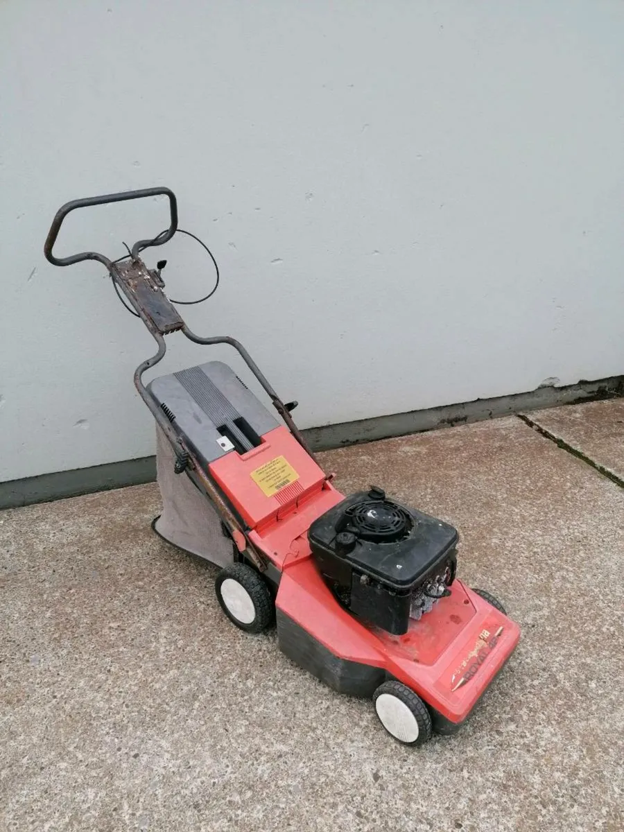 Husqvarna Royal 42 Push Vintage Lawnmower - Image 2