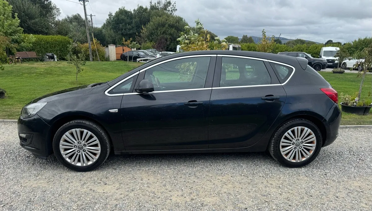 Opel Astra Taxed & Tested - Image 3