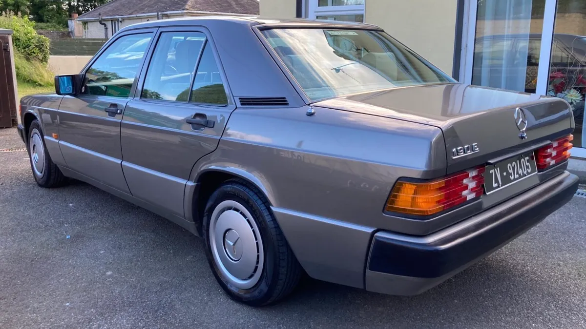 1990 Mercedes 190 2.0 54k - Image 2