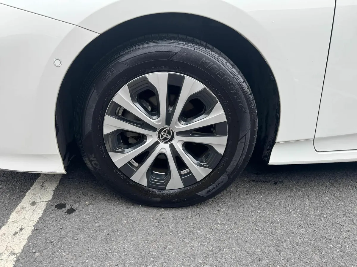 Toyota Prius 2022 - Image 3
