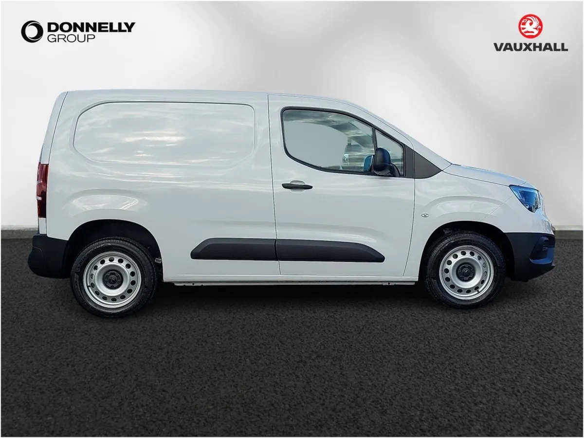 Vauxhall Combo Cargo L1 Diesel Dynamic - Image 3