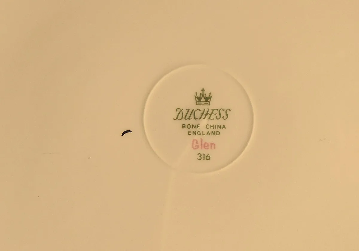 21 Piece Vintage Duchess ‘Glen 316’ Tea Set, c1984 - Image 4