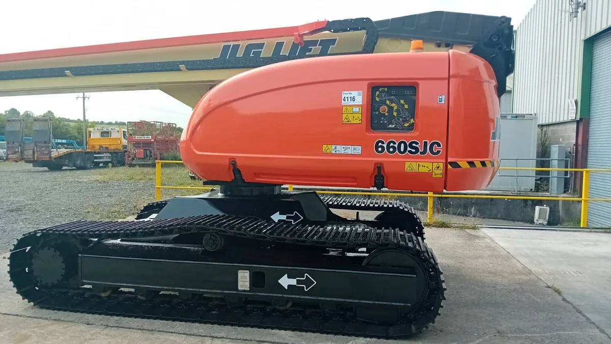 JLG 660 SJC Telescopic Tracked Boom - Cherrypicker - Image 2
