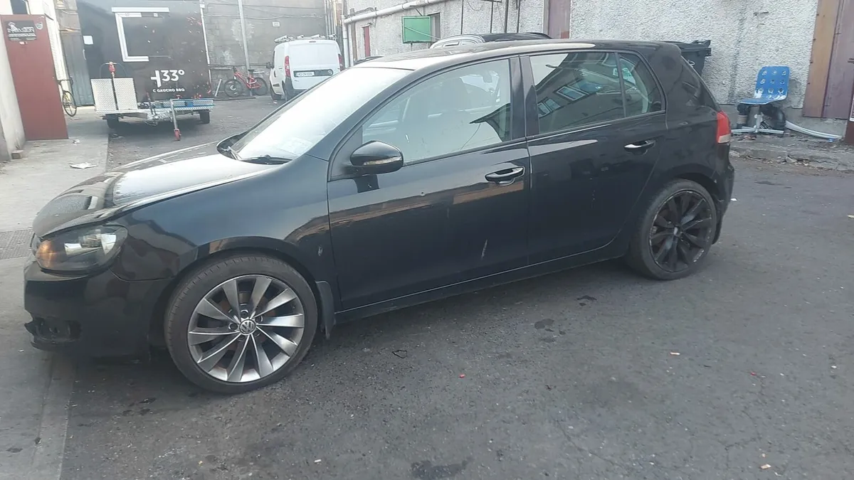 VW Golf 2009 make me an offer - Image 4