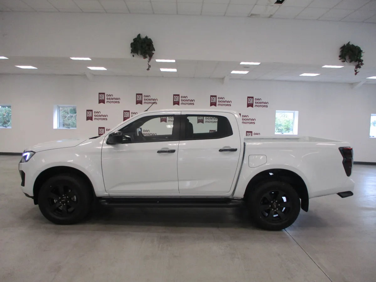 2025 ISUZU D-MAX LSE AUTO EXTRAS CREW CAB - Image 1