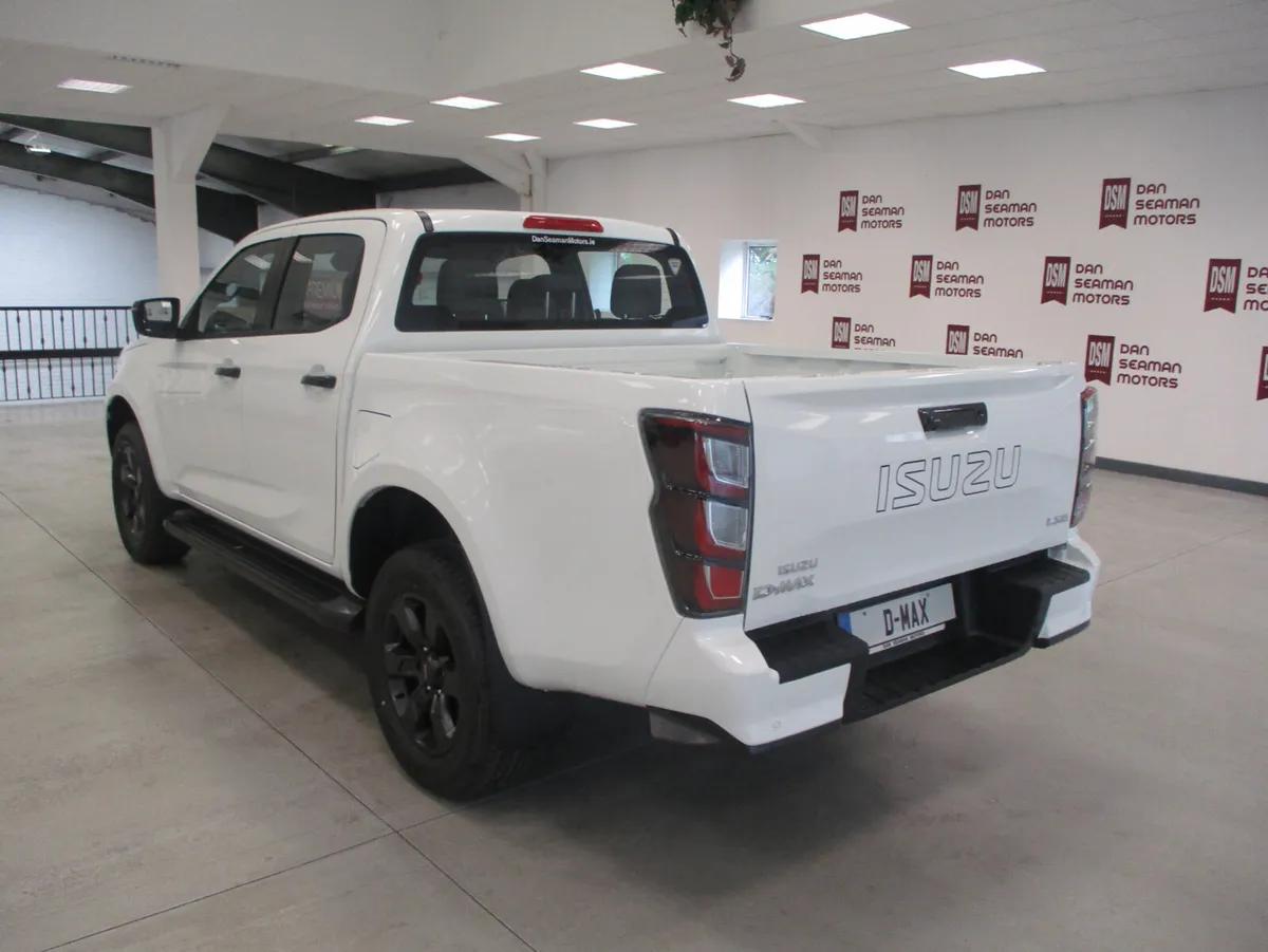 2025 ISUZU D-MAX LSE AUTO EXTRAS CREW CAB - Image 2