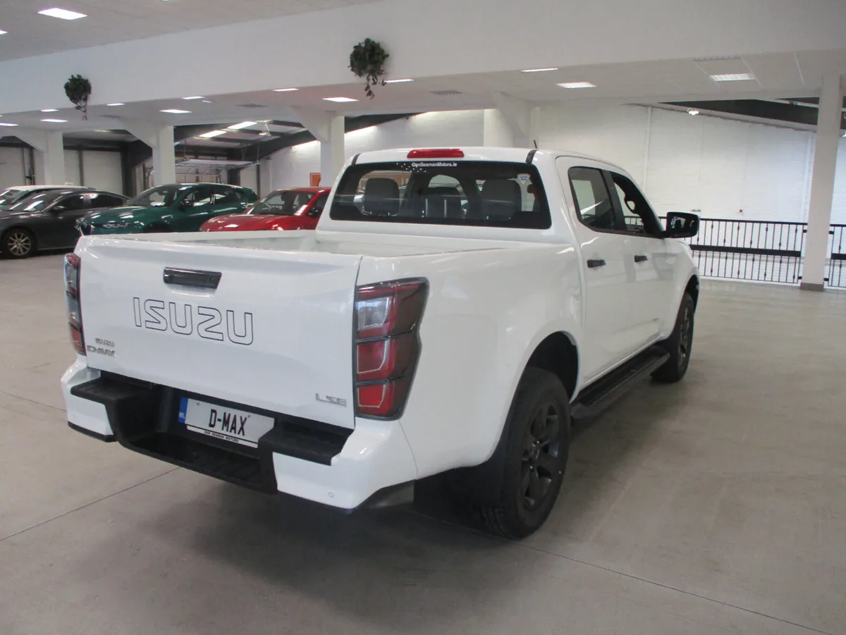 2025 ISUZU D-MAX LSE AUTO EXTRAS CREW CAB - Image 4