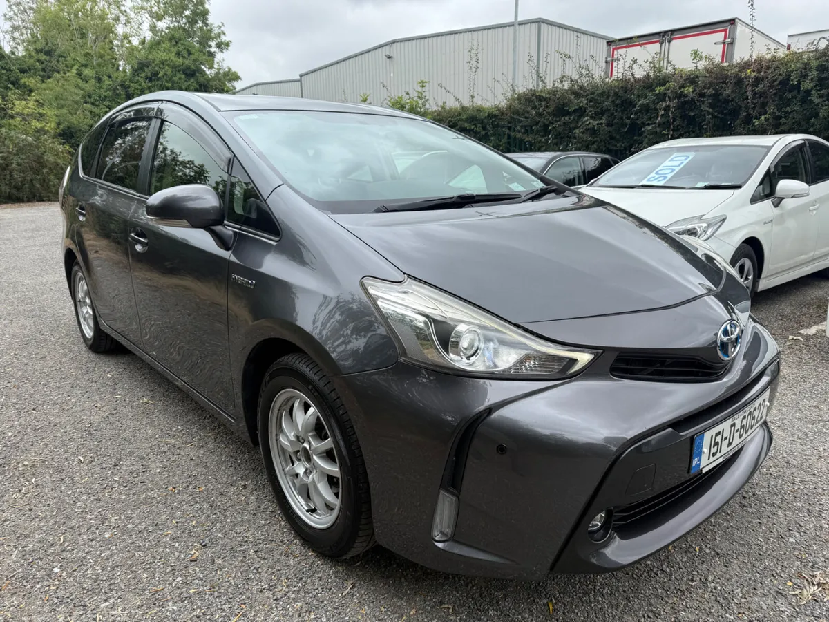 Toyota Prius 2015 7 seats - Image 1