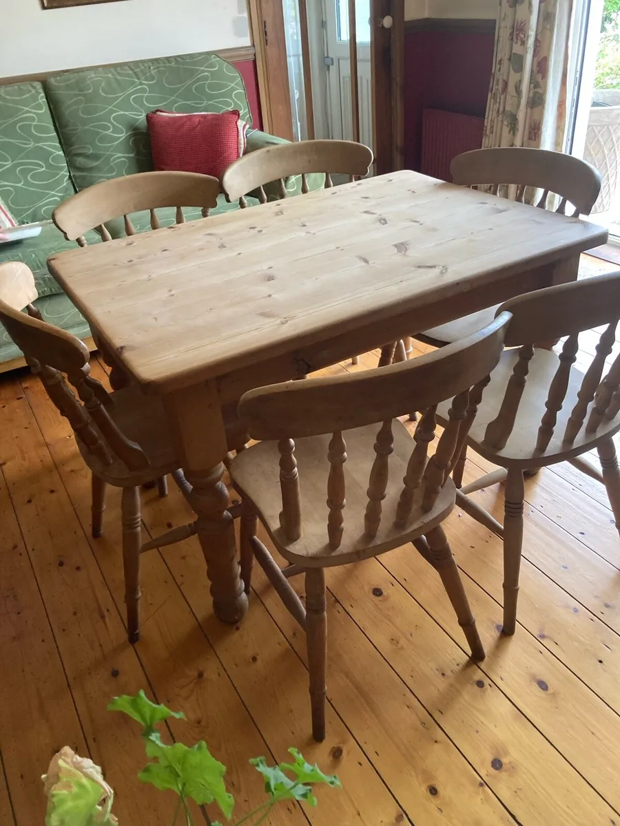 Solid pine table and chairs - Image 1