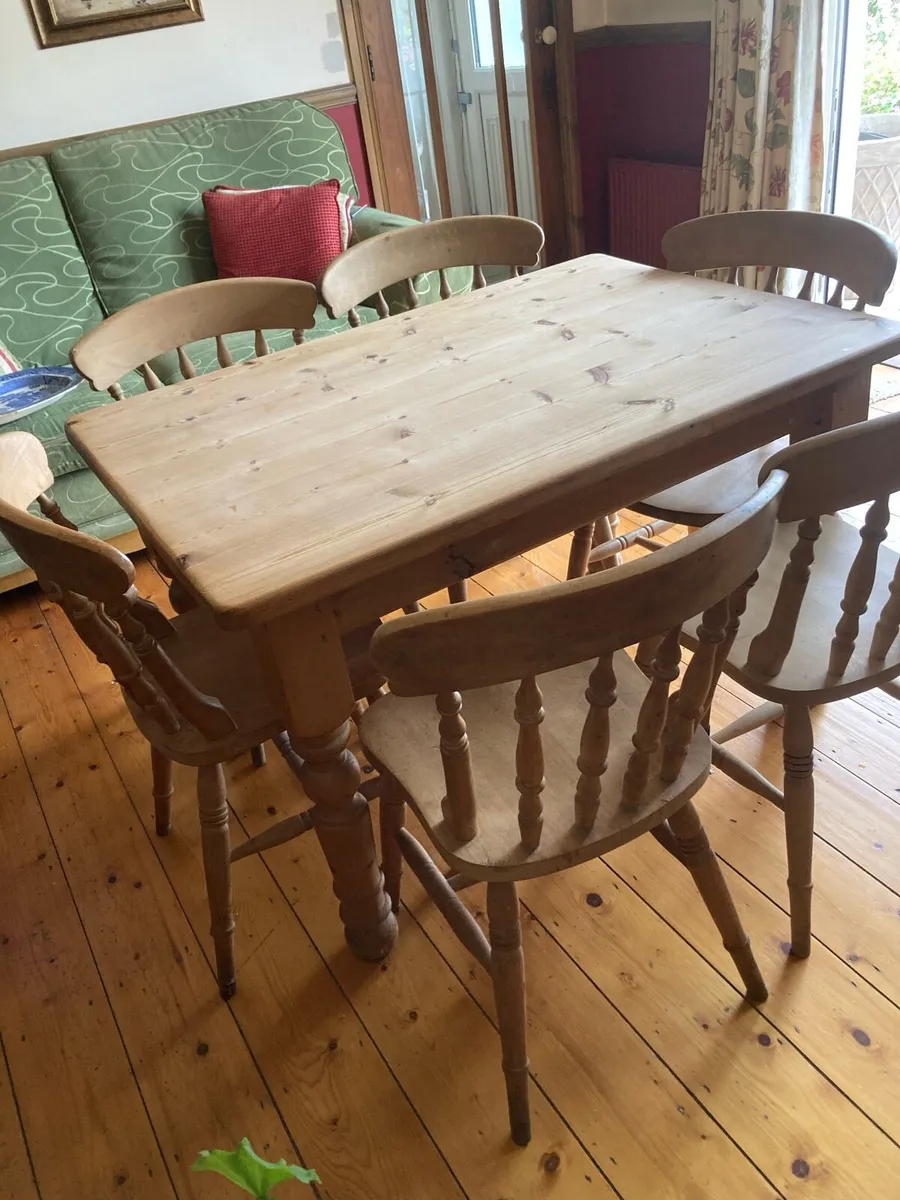 Solid pine table and chairs - Image 2