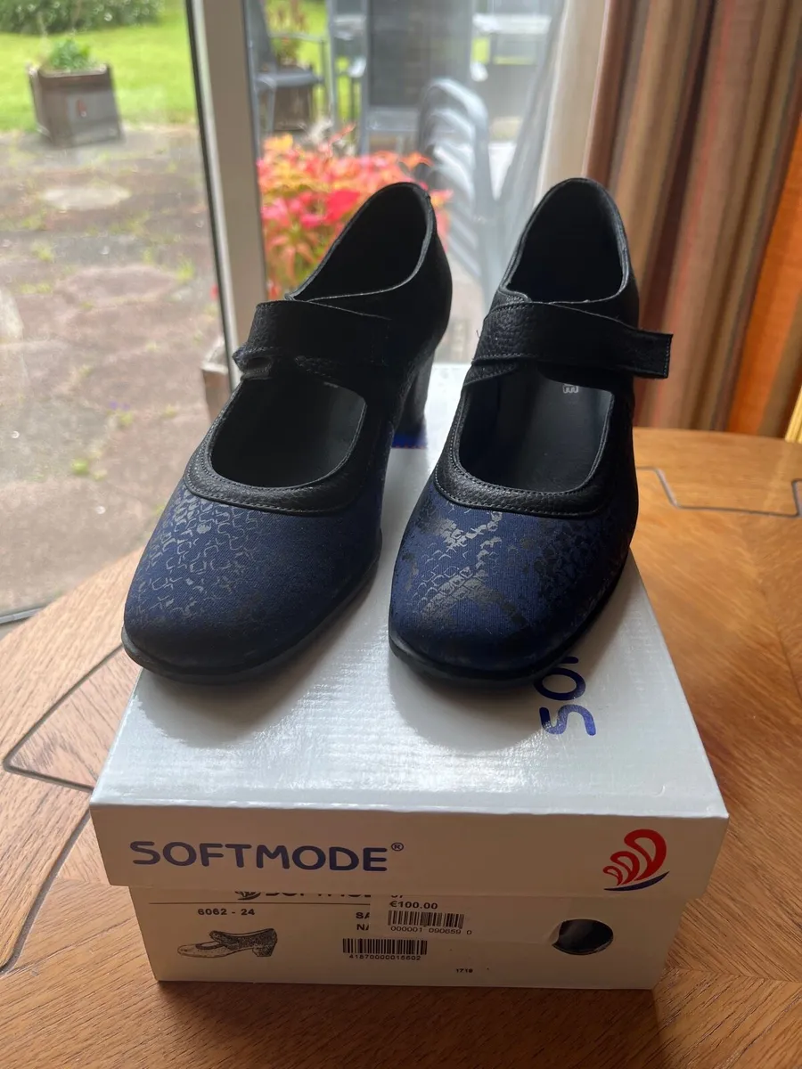 Footwear - Image 3
