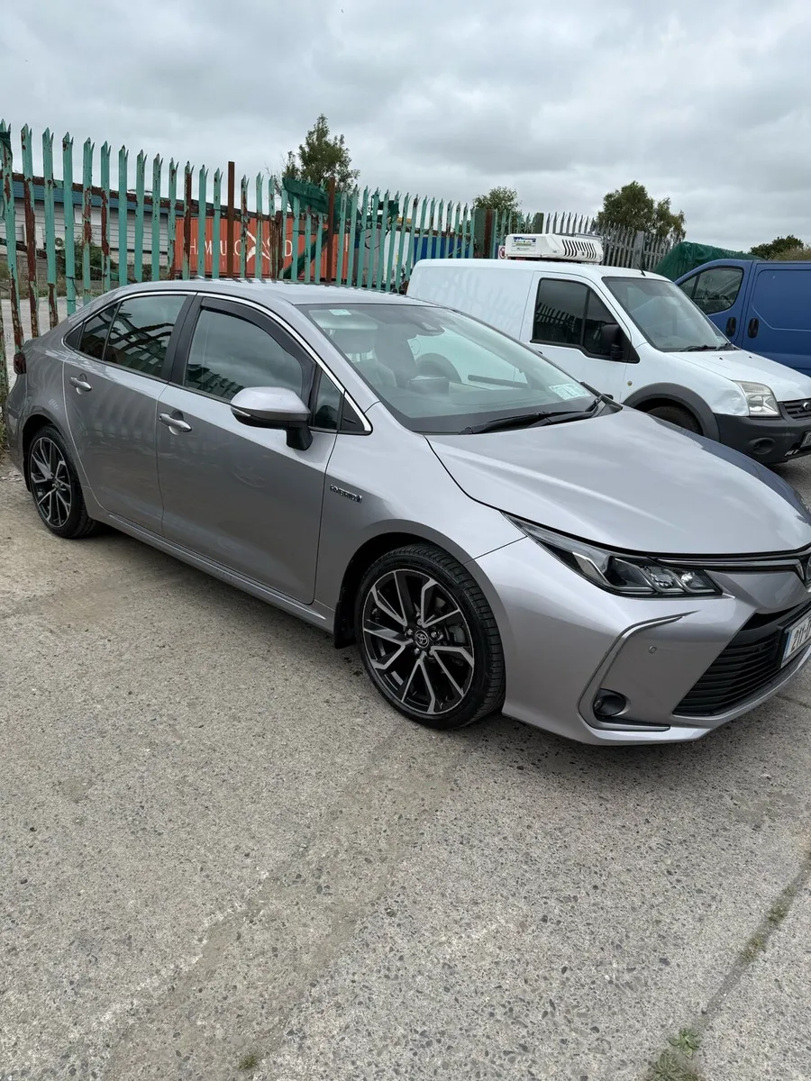 Car - Image 2