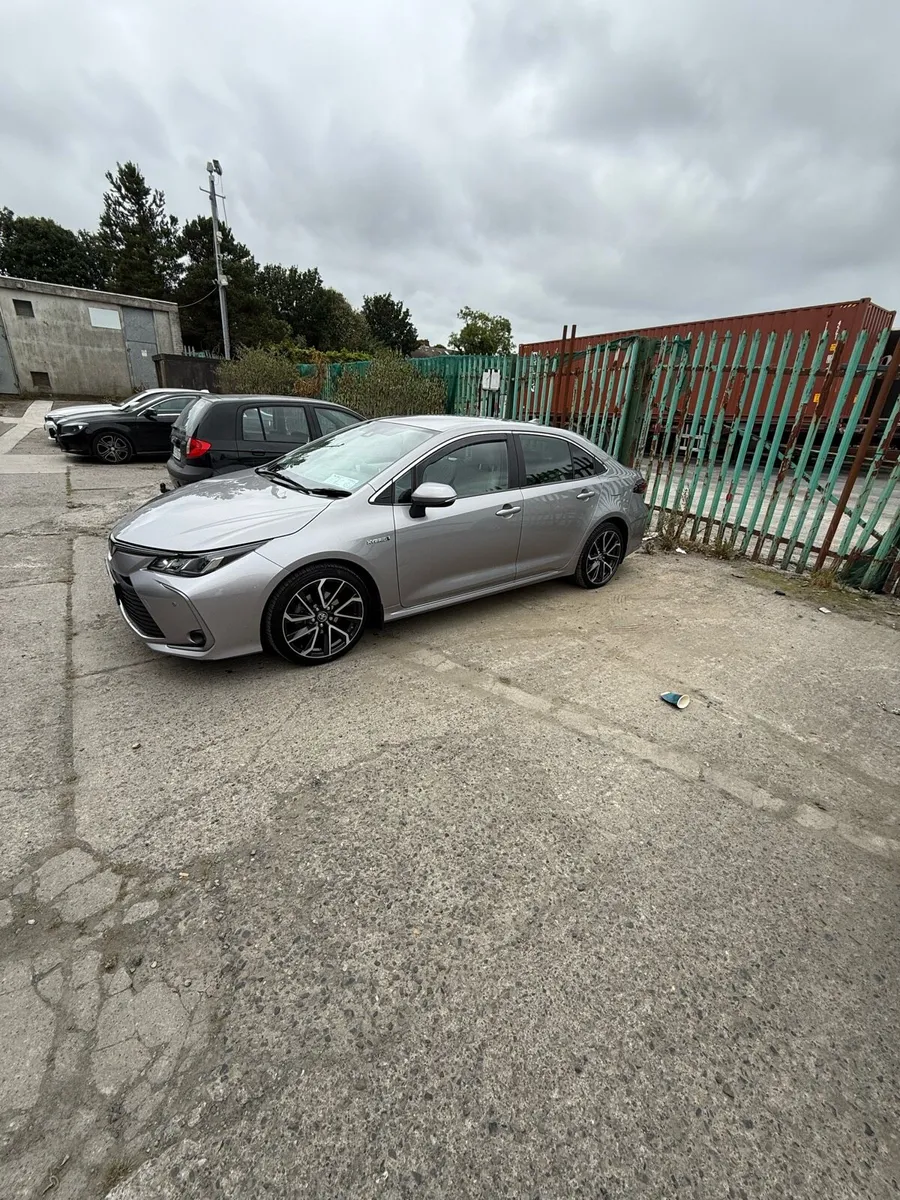 Car - Image 3