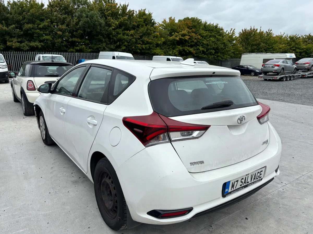 16 Auris 1.3 Petrol 90km NCT 6/26 Drives - Image 4