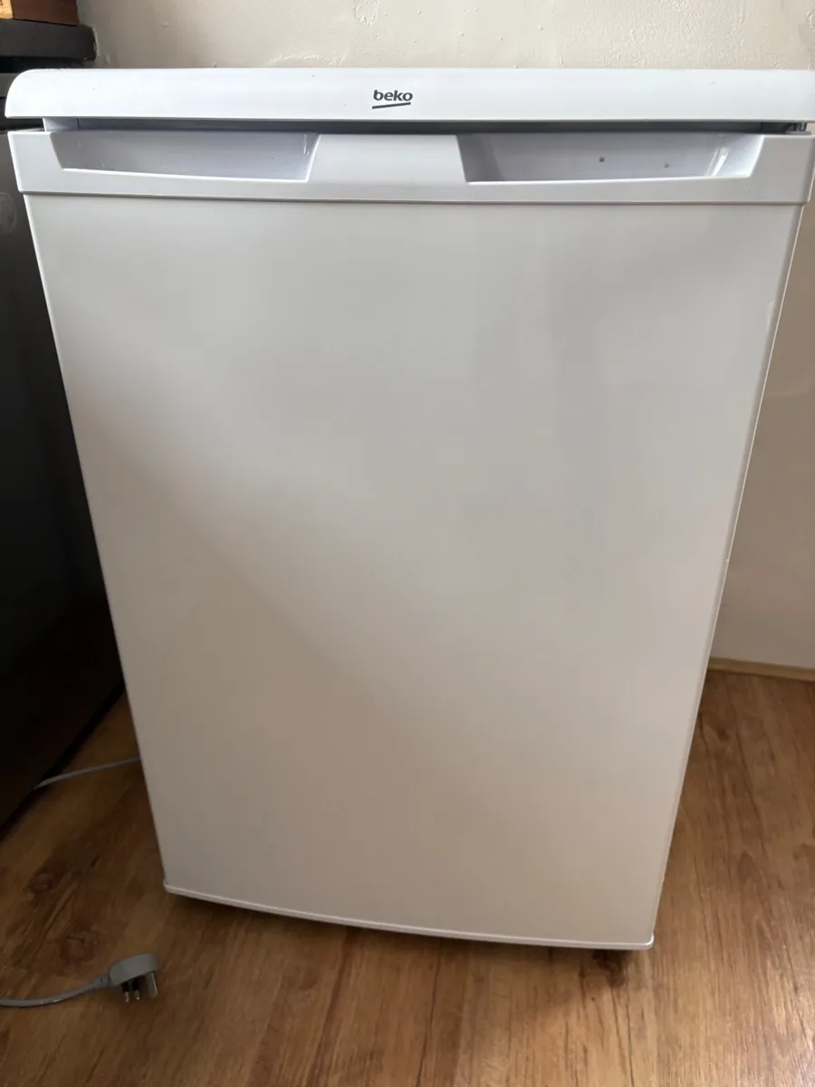 Beko Under Counter Fridge Freezer - Image 4