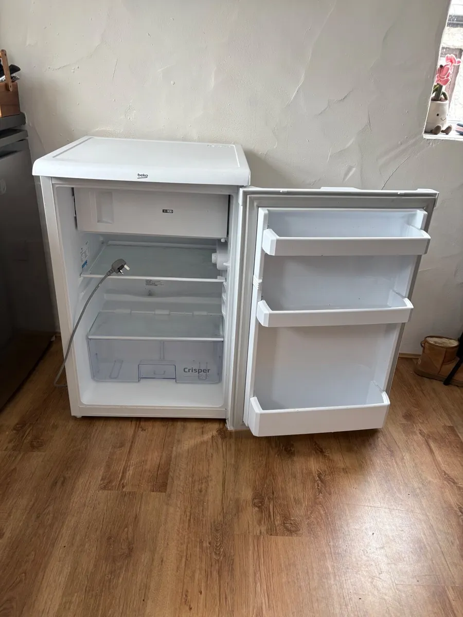Beko Under Counter Fridge Freezer - Image 2