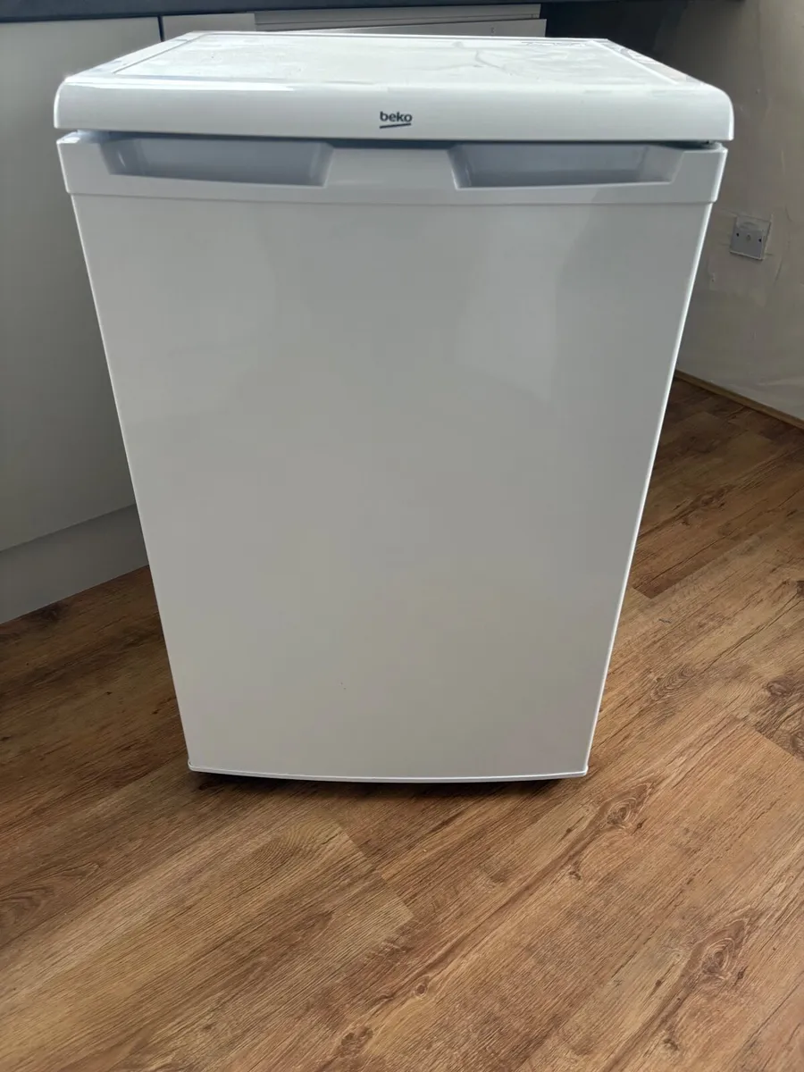 Beko Under Counter Fridge Freezer - Image 3