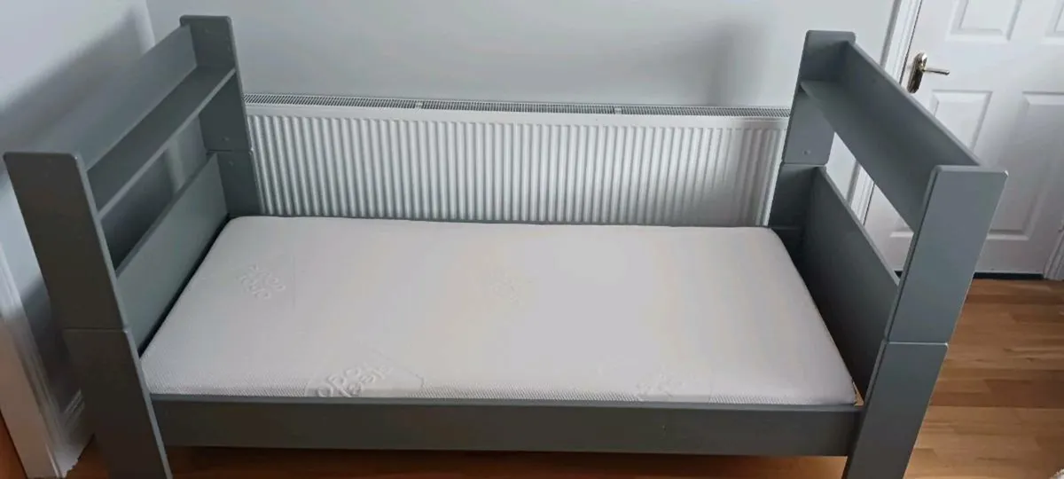 Bed - Image 2