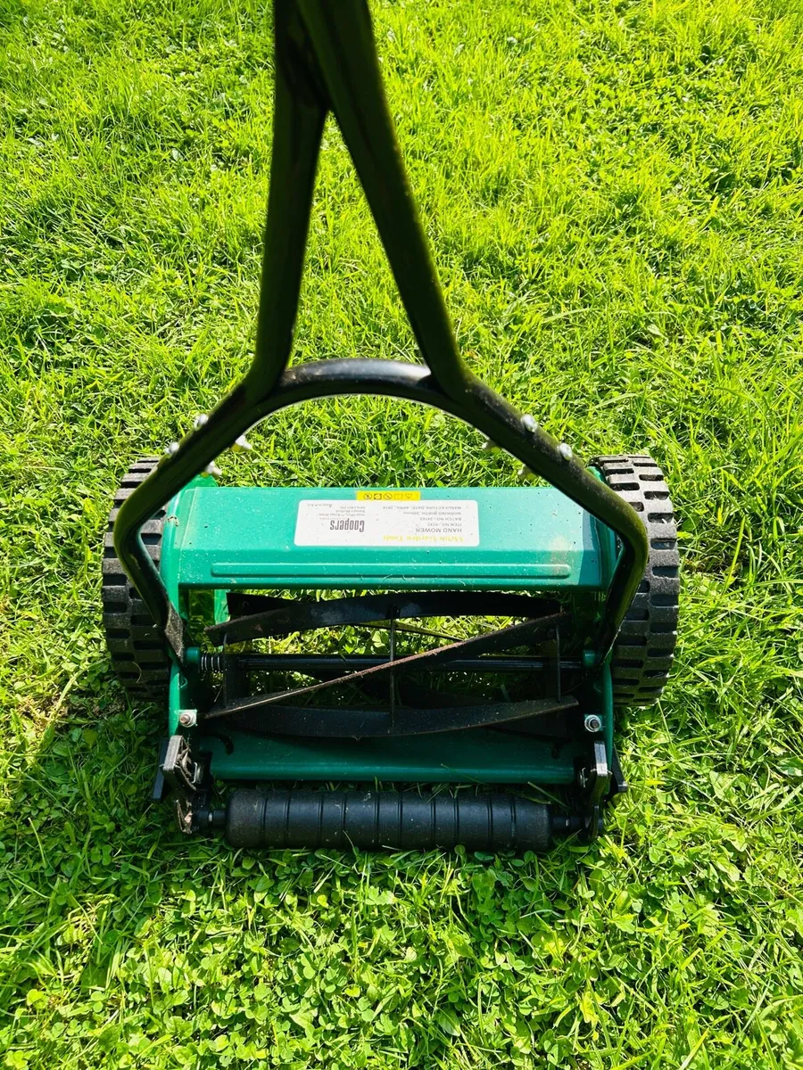 Lawn Mover Hand Mower Garden Grass Cutting Machine - Image 2