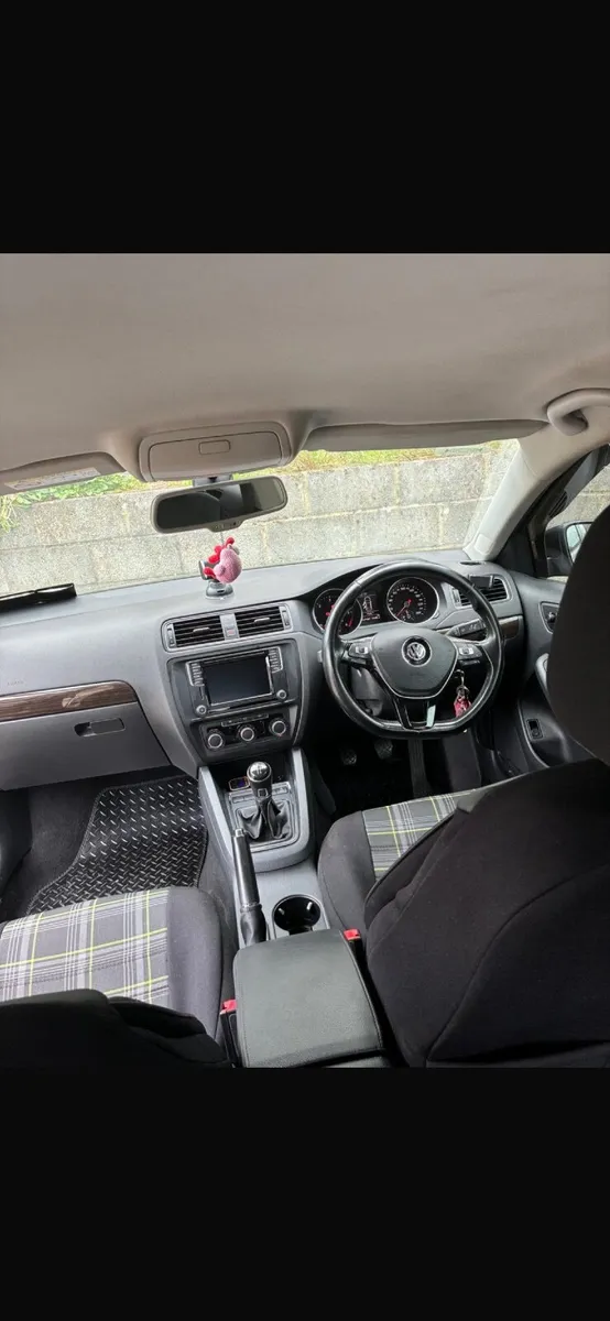 Volkswagen Jetta 10,000 ONO - Image 4