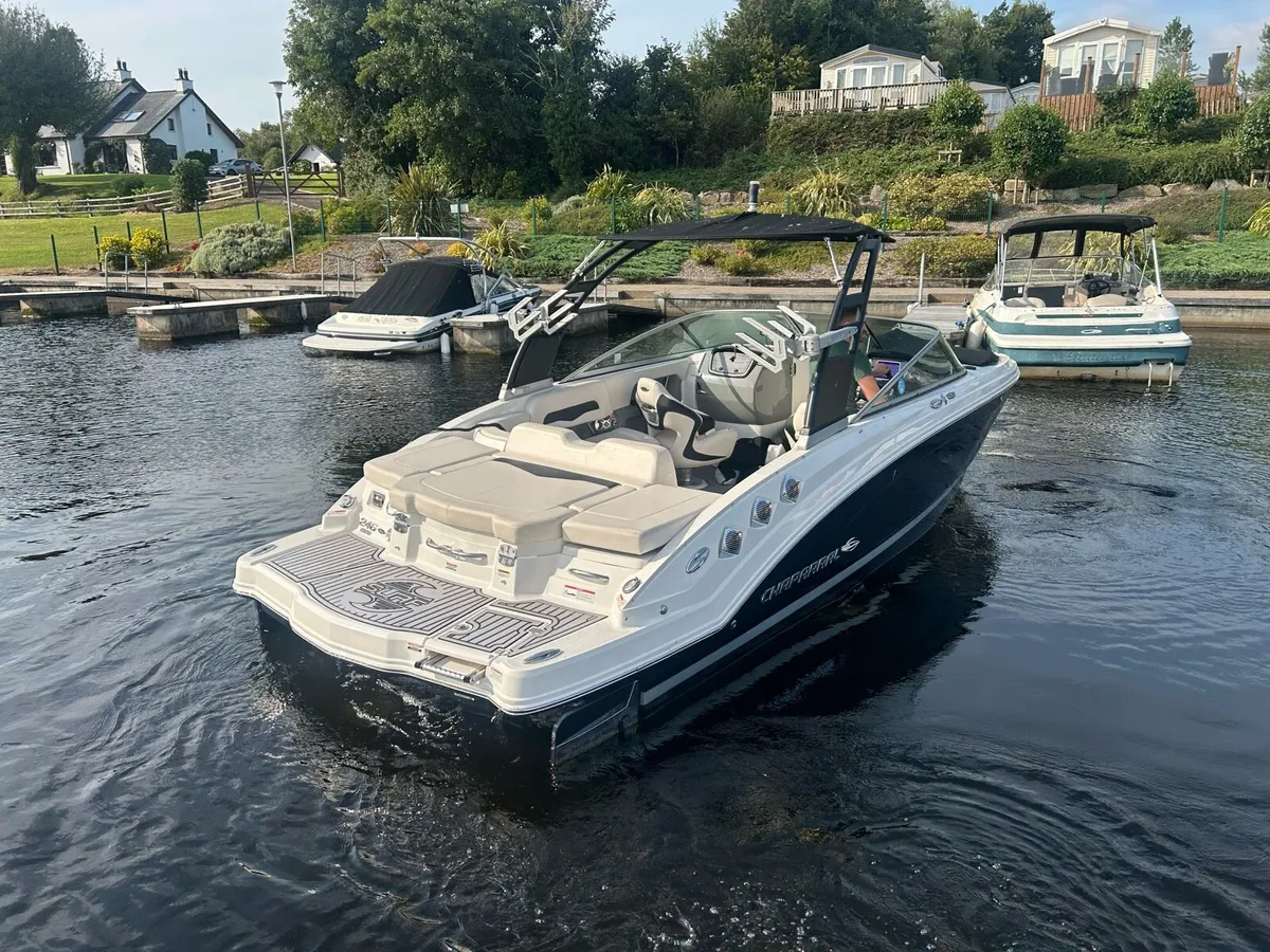 2017 Chaparral 246  Wake Surf Edition Sports boat - Image 2