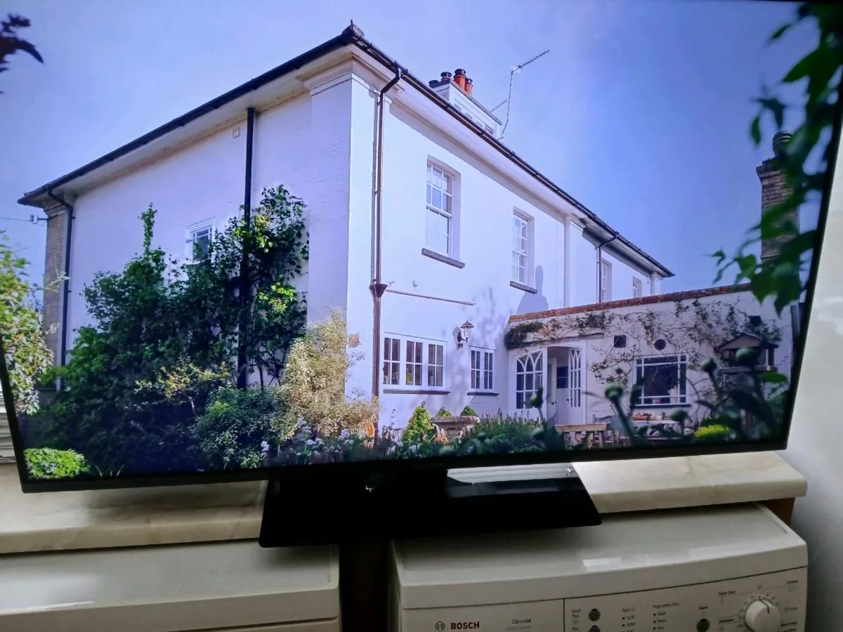 New Walker 49 inch Smart 4k borderless tv - Image 1
