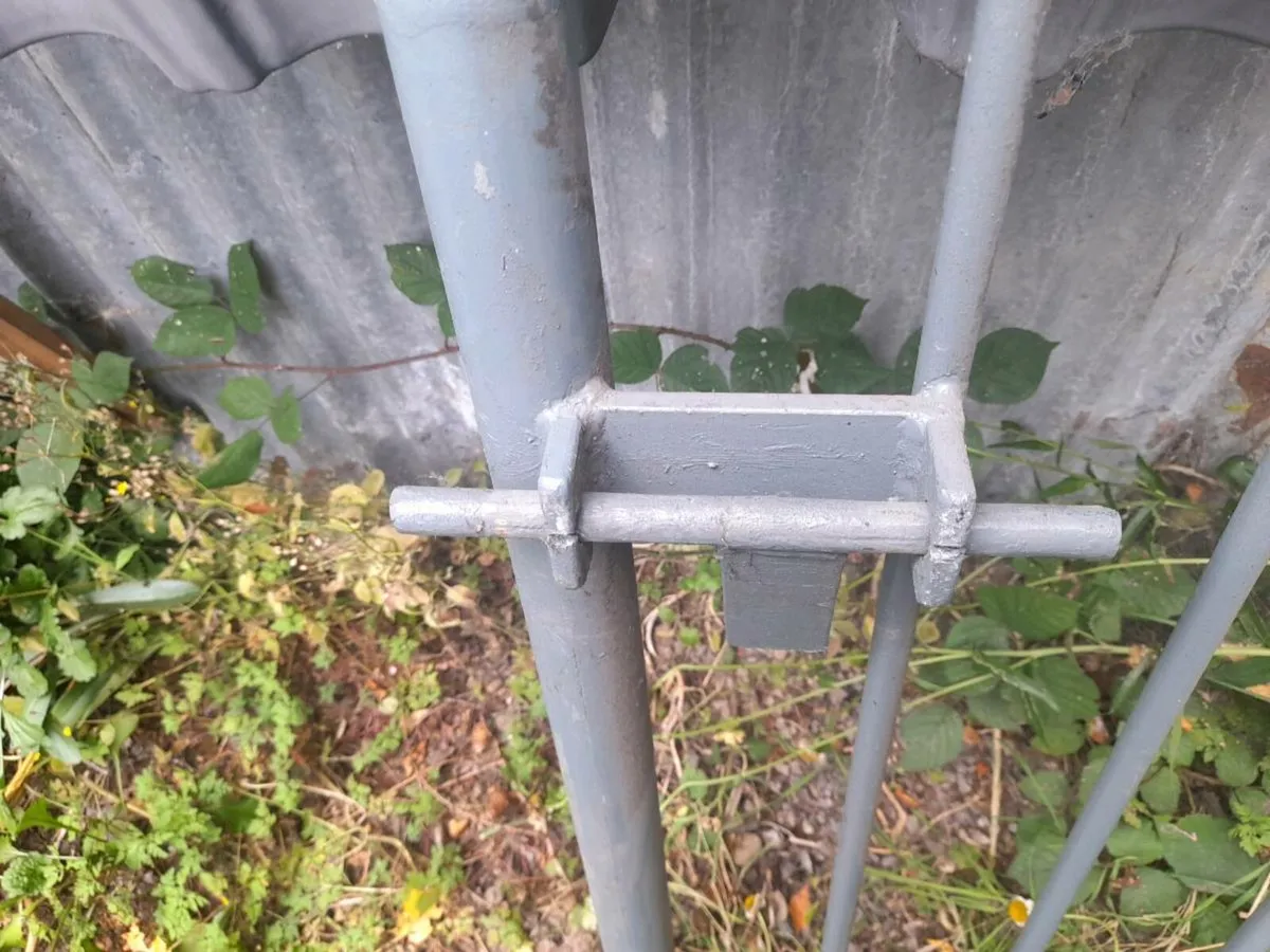 Gate - Image 2