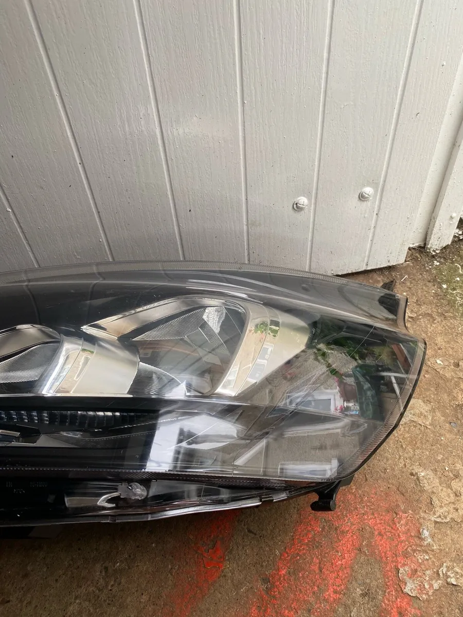 2018-2022 Ford transit custom headlight - Image 3