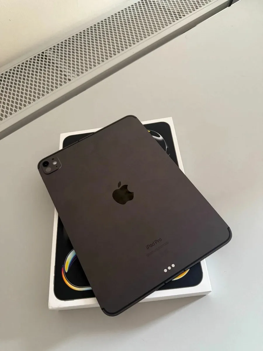 iPad Pro 11-inch 2024 M4 - Image 2