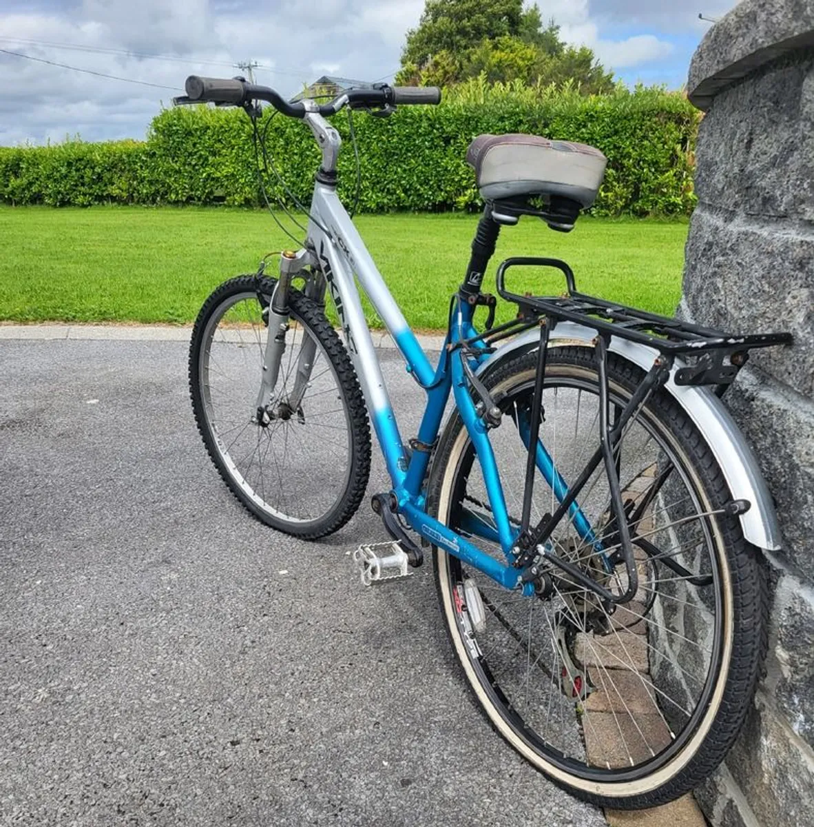 Viking CX21  Classic Hybrid Bike in Need of Minor Repairs - Image 1