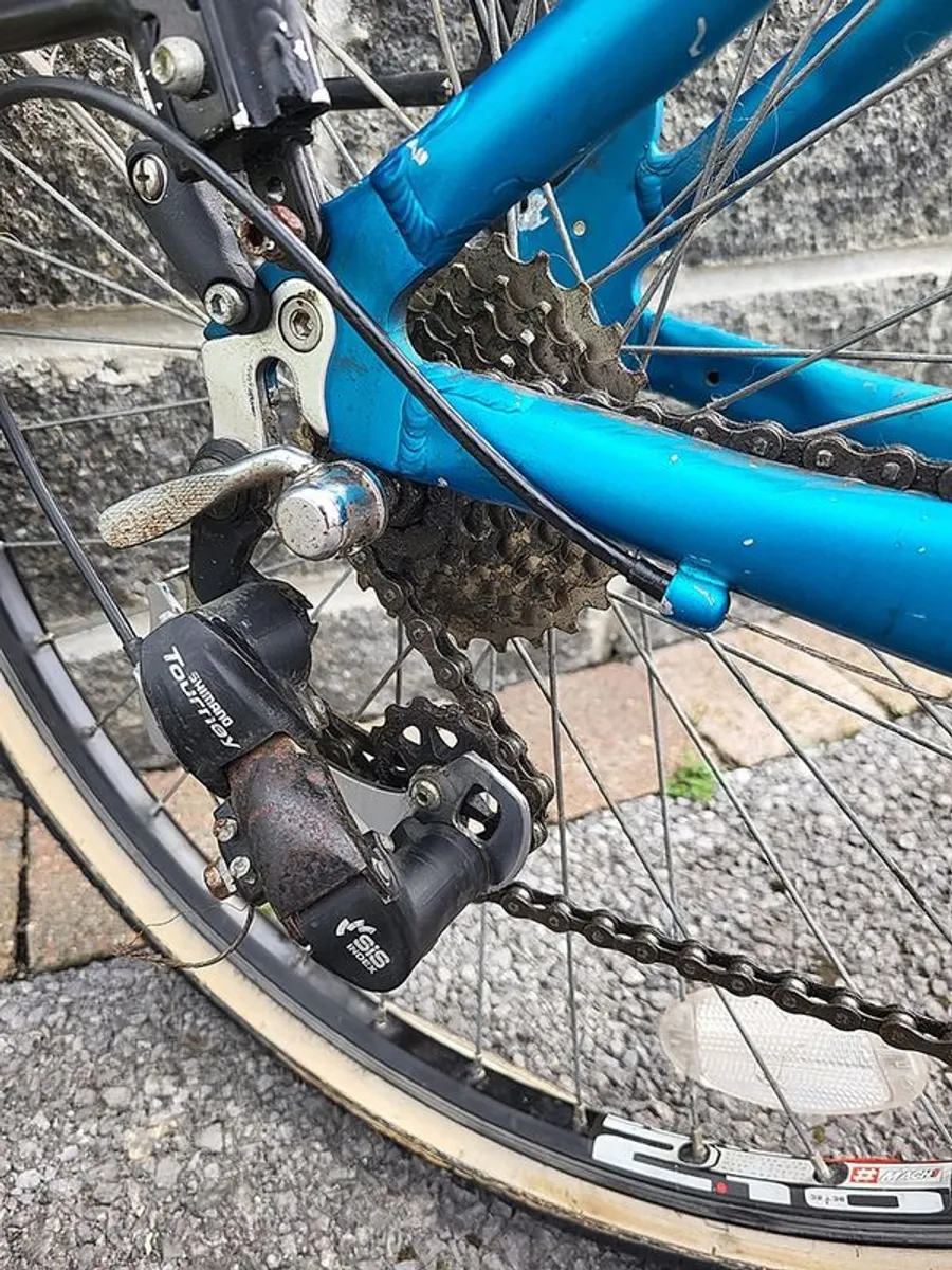 Viking CX21  Classic Hybrid Bike in Need of Minor Repairs - Image 2