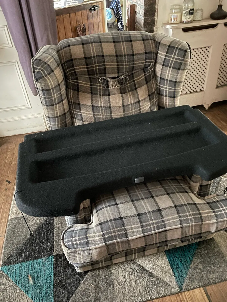 Parcel shelve for a Dacia sandero - Image 2