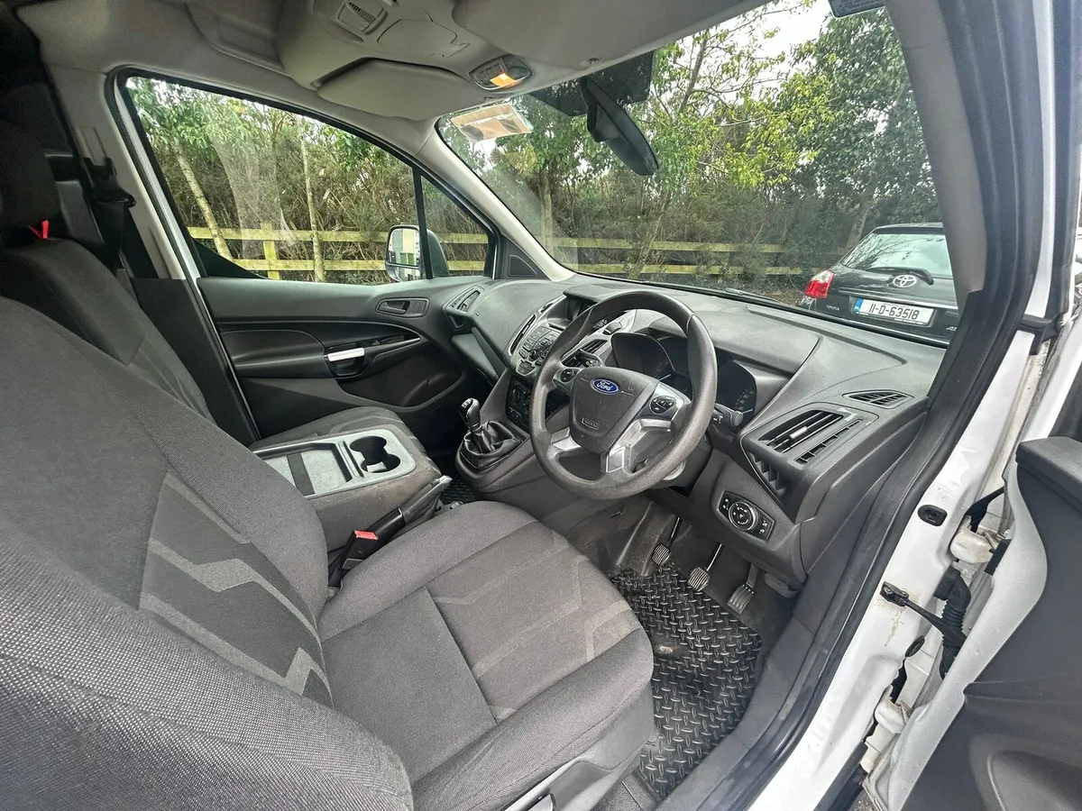 Ford transit connect 2018 LWB - Image 4