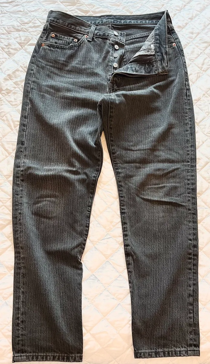 Women’s Levi Jeans - Image 1