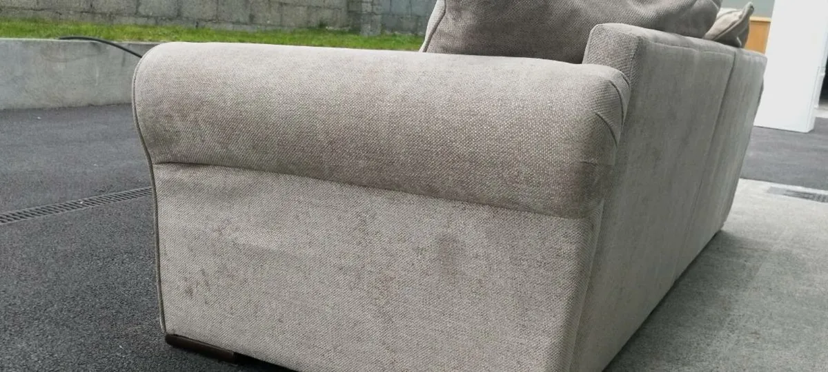 Couch - solid timber frame - Image 3