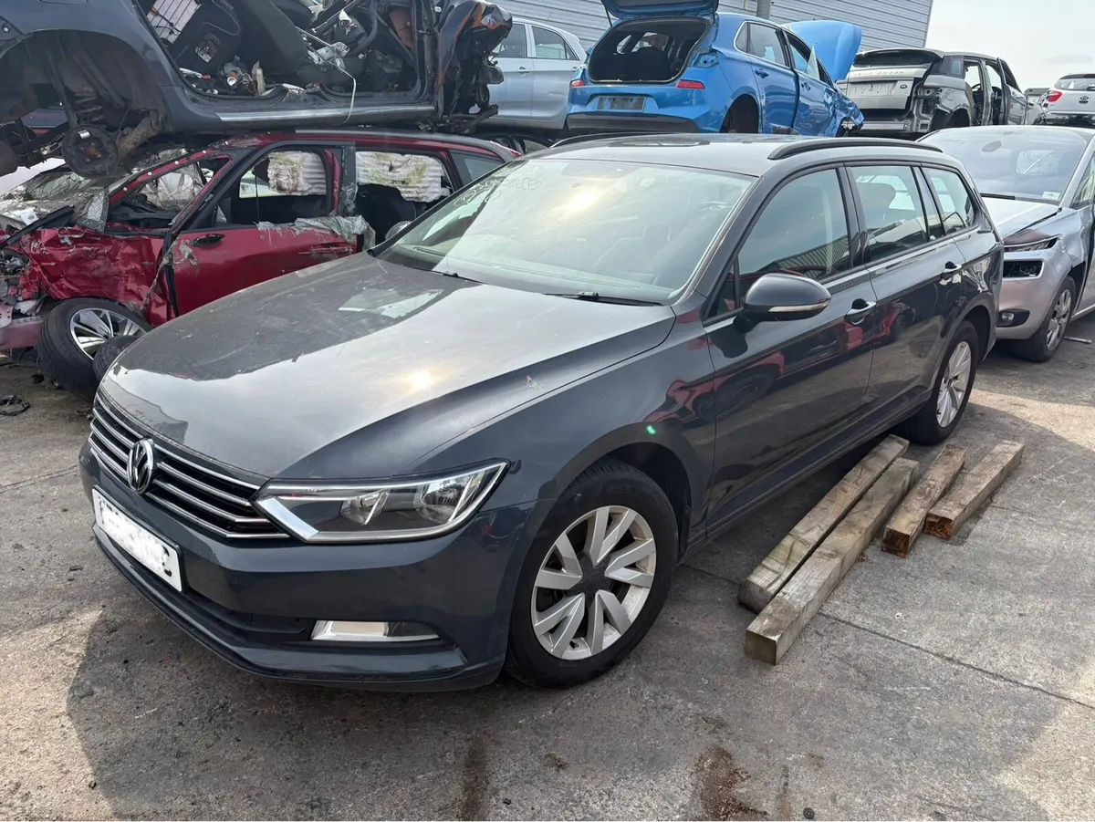 FOR BREAKING 2015 VW PASSAT B8 ESTATE 2.0 Diesel - Image 2