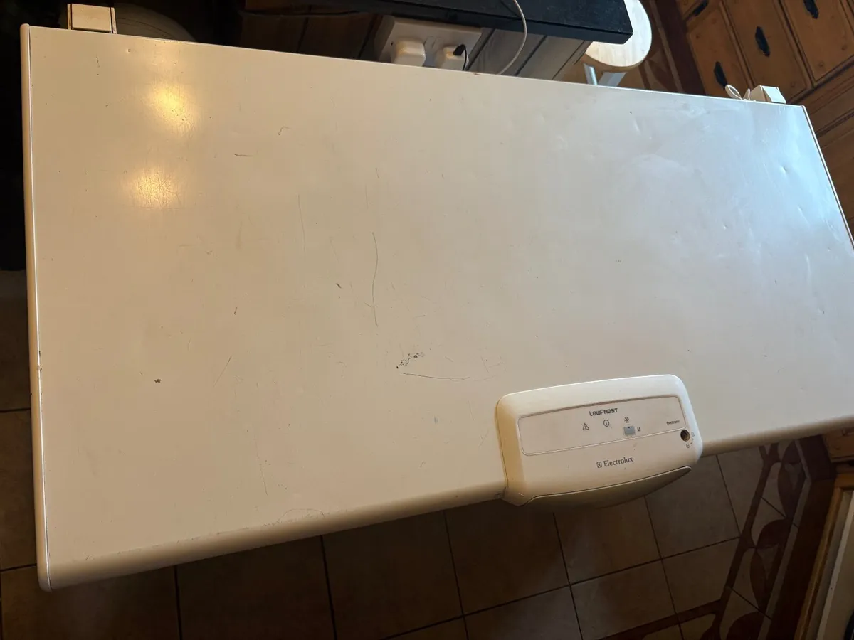 Large chest freezer - Image 2