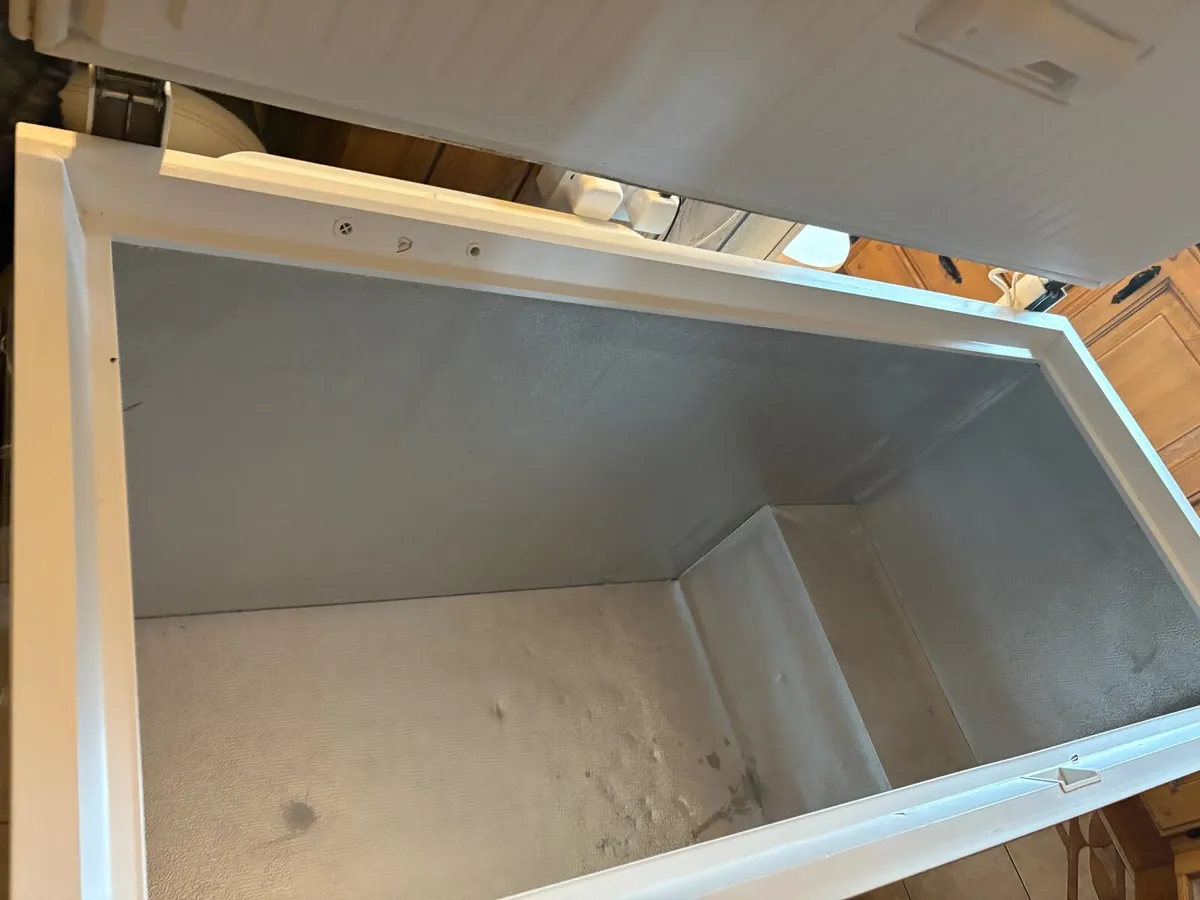 Large chest freezer - Image 4