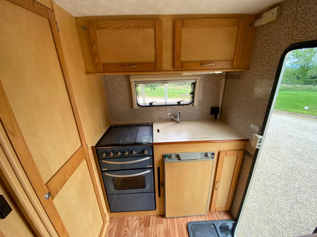 2005 ELDDIS SUNTOR 300 R.H.D - Image 3